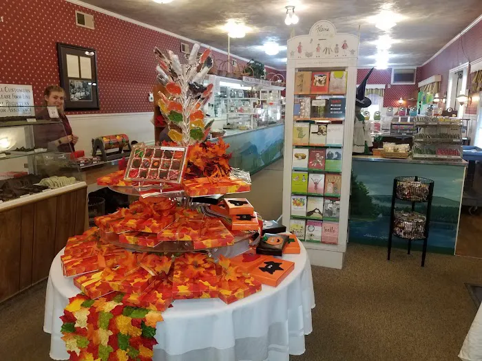 Mrs Nelson's Candy House Picture 10