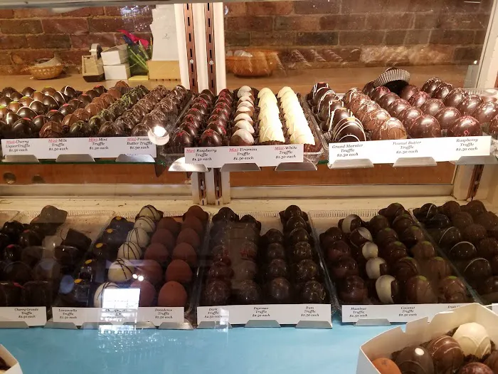 Lee's Candy Kitchen Picture 4