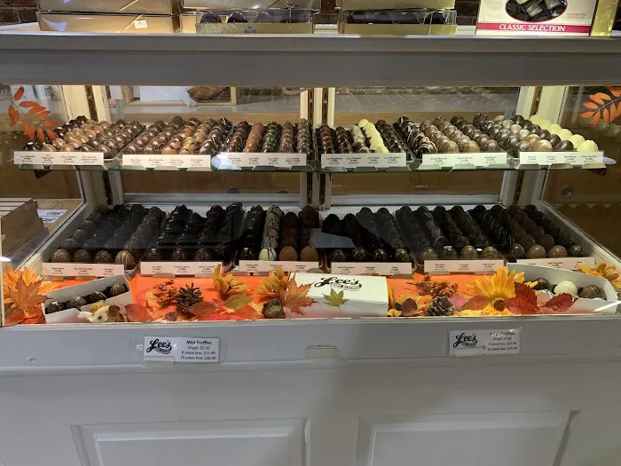 Lee's Candy Kitchen Picture 7