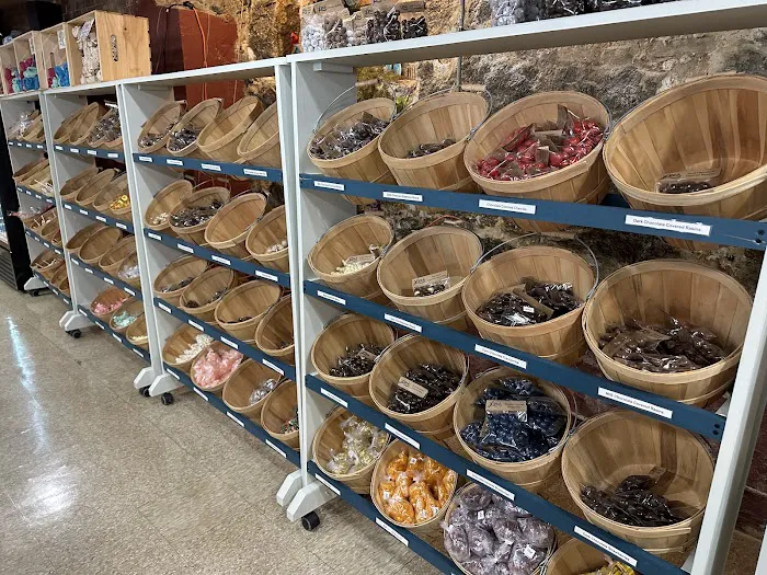 Lee's Candy Kitchen Picture 9