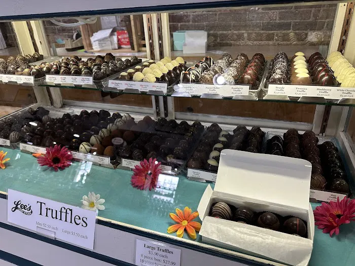 Lee's Candy Kitchen Picture 10