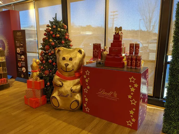 Lindt Chocolate Shop Picture 1