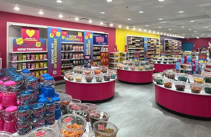 IT’SUGAR North Shore Mall Picture 3