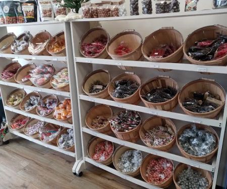 Lee's Candy Kitchen