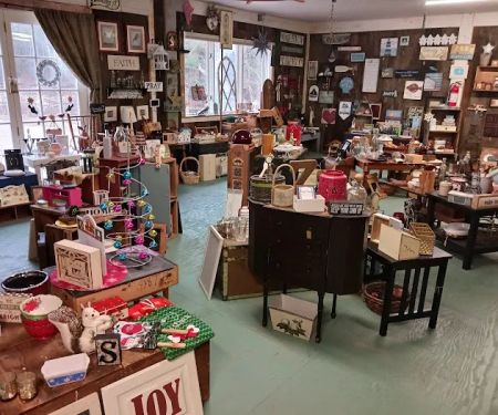 Squiggles' Candy & Gifts