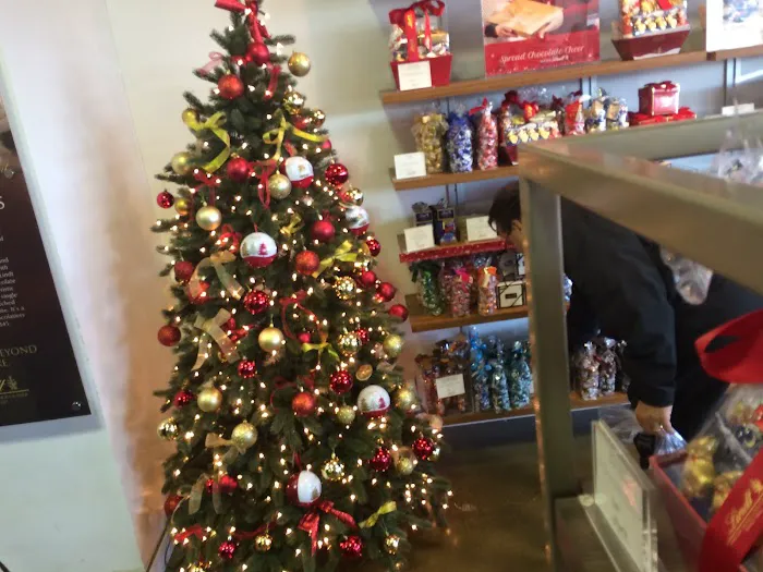 Lindt Chocolate Shop Picture 6