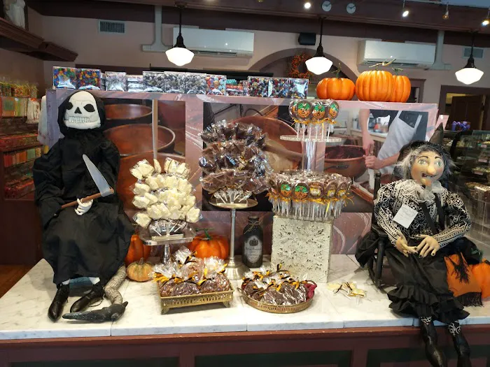 Harbor Candy Shop Picture 4