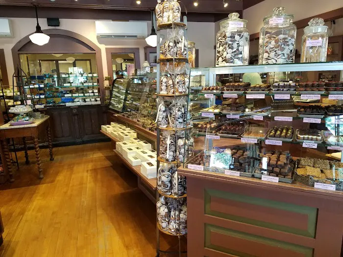 Harbor Candy Shop Picture 5