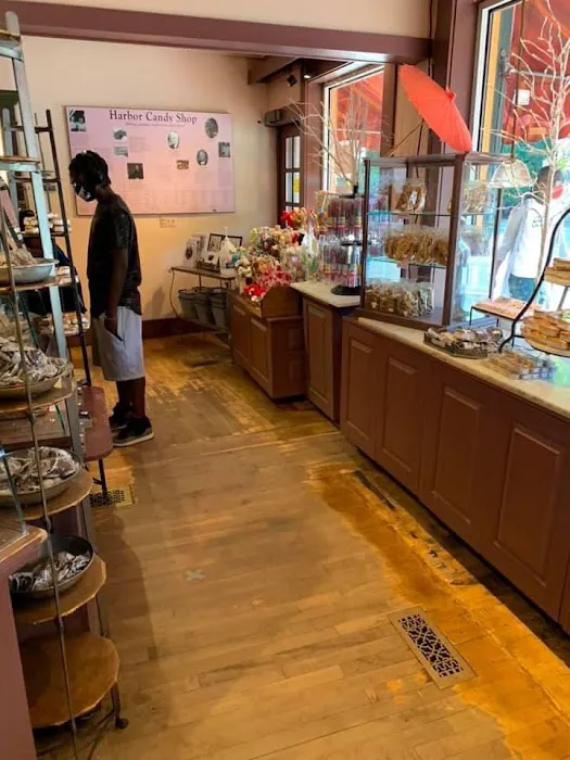 Perkins Cove Candies Picture 4