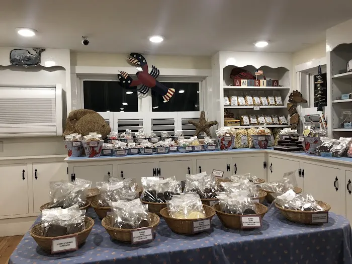 Perkins Cove Candies Picture 2