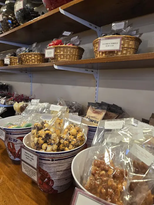 Perkins Cove Candies Picture 9