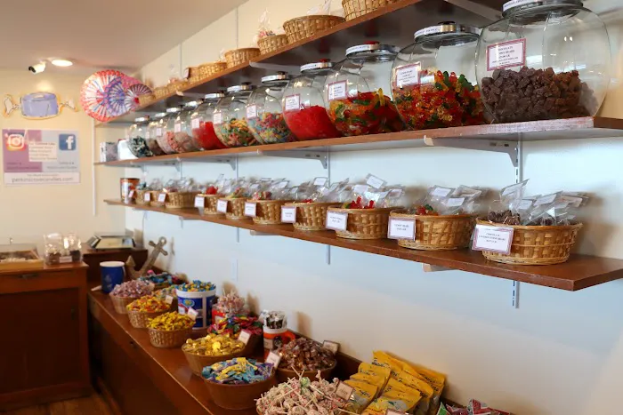 Perkins Cove Candies Picture 7