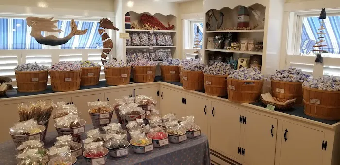 Perkins Cove Candies Picture 8