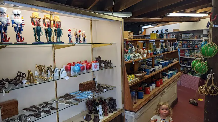 Bearskin Neck Country Store Picture 10