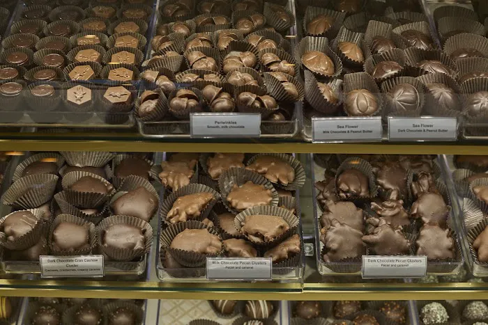Harbor Sweets Copley Picture 5