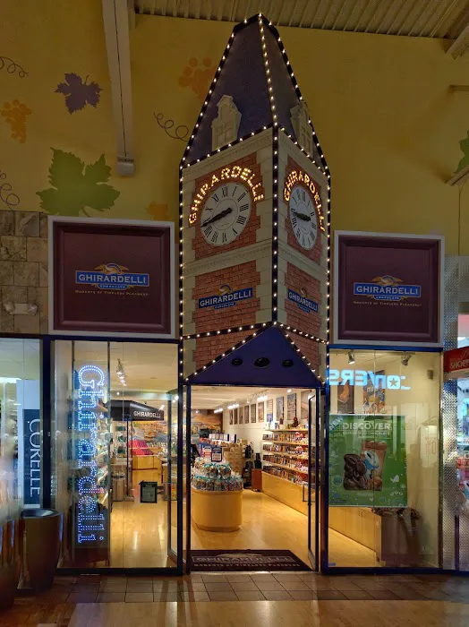 Ghirardelli Chocolate Outlet Picture 1