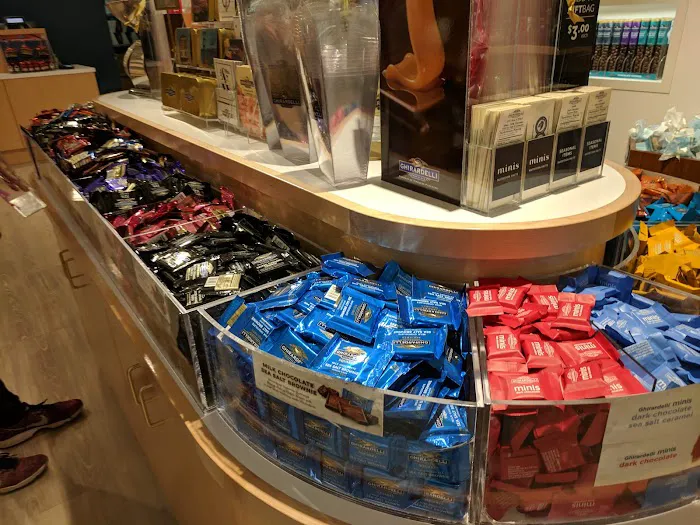 Ghirardelli Chocolate Outlet Picture 6