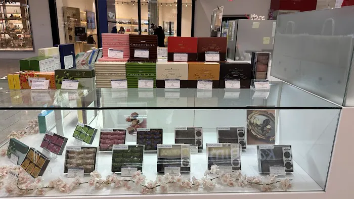 ROYCE' Chocolate in The Shops at Santa Anita Picture 3
