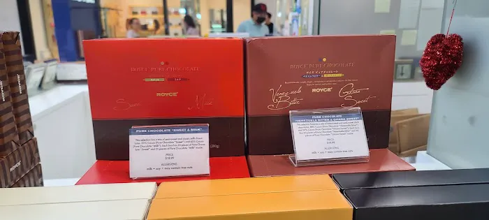 ROYCE' Chocolate in The Shops at Santa Anita Picture 7