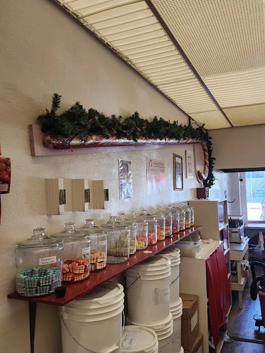 Logan's Candies Picture 3