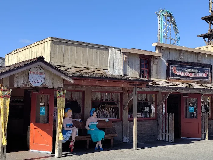 Ghost Town Candy Store Picture 3