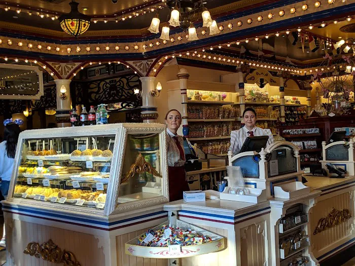 Candy Palace and Candy Kitchen Picture 5