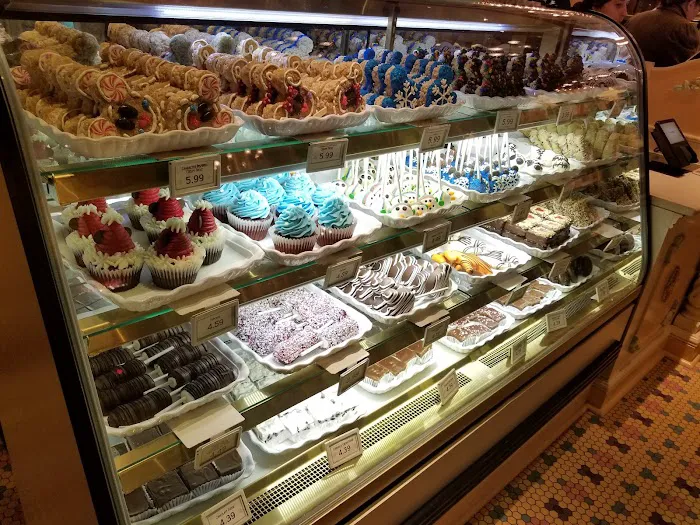 Candy Palace and Candy Kitchen Picture 9