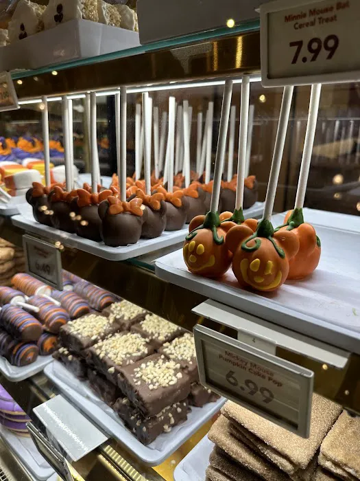 Candy Palace and Candy Kitchen Picture 4