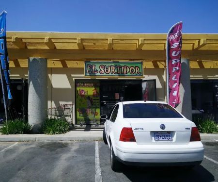 El Surtidor Candy & Supplies