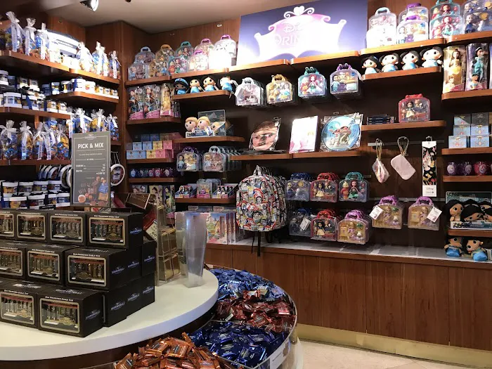 Ghirardelli Soda Fountain & Chocolate Shop Picture 3