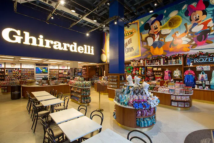 Ghirardelli Soda Fountain & Chocolate Shop Picture 2