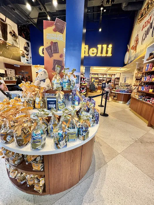 Ghirardelli Soda Fountain & Chocolate Shop Picture 9