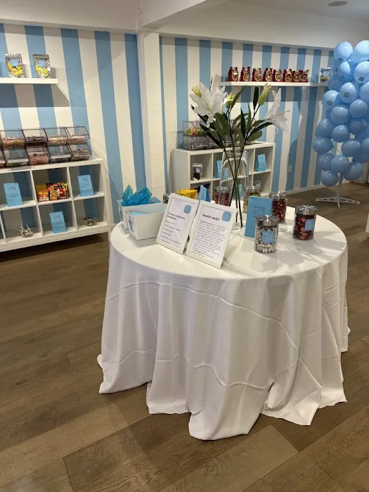 HELLO CANDY BALBOA ISLAND LLC Picture 3