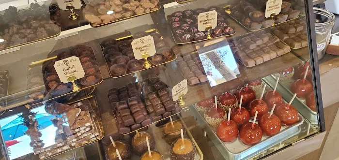 Pops & Drops Candy Co. Picture 8