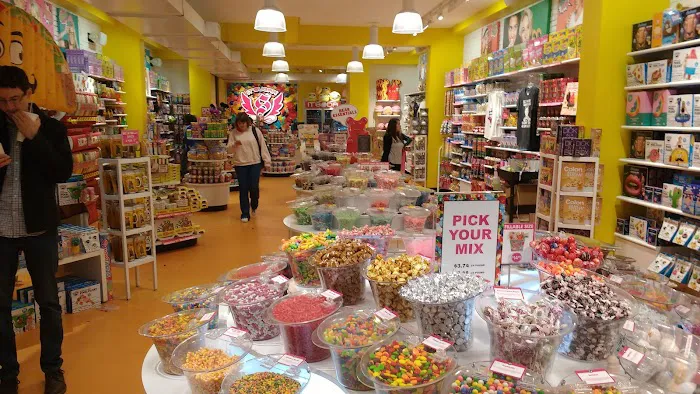 IT'SUGAR Santa Monica Picture 3