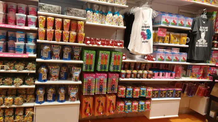IT'SUGAR Santa Monica Picture 9