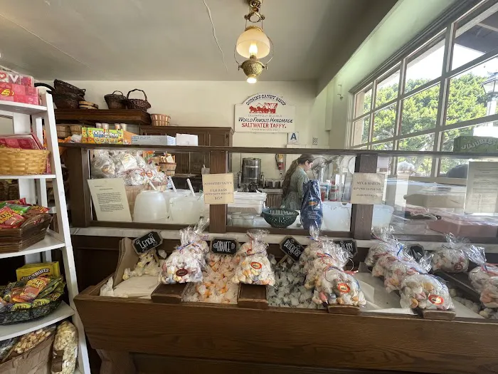 Cousin's Candy Shops Picture 10