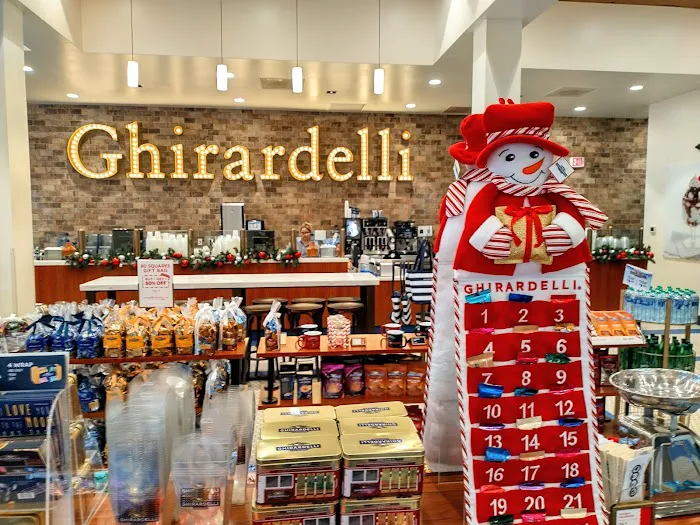 Ghirardelli Ice Cream & Chocolate Shop Picture 4