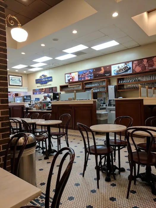 Ghirardelli Ice Cream & Chocolate Shop Picture 9