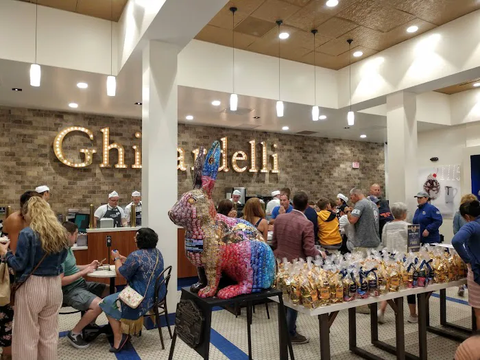 Ghirardelli Ice Cream & Chocolate Shop Picture 6