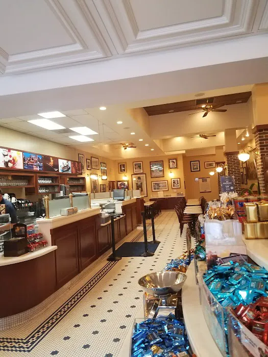 Ghirardelli Ice Cream & Chocolate Shop Picture 7