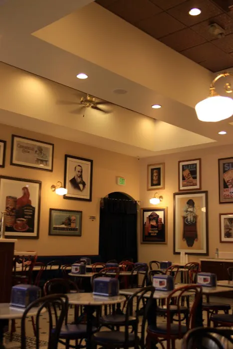 Ghirardelli Ice Cream & Chocolate Shop Picture 10