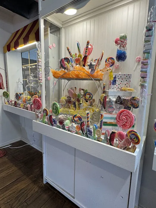 Wishing Well Candy and Novelties Picture 3