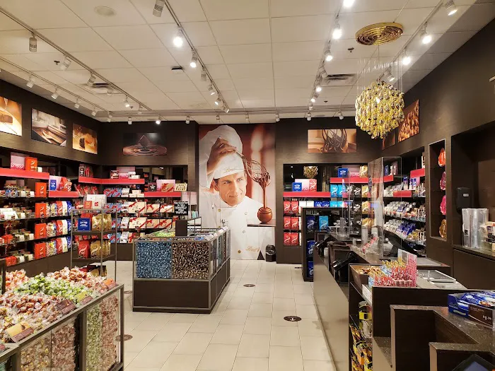 Lindt Chocolate Shop Picture 5
