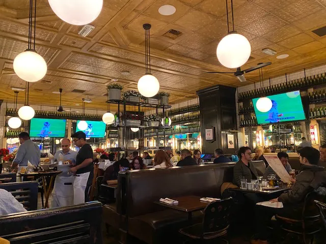 Ghirardelli Ice Cream & Chocolate Shop Picture 4