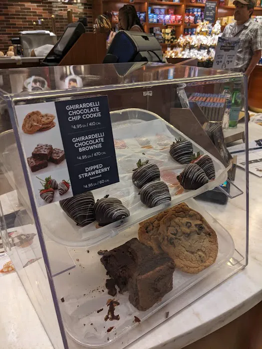 Ghirardelli Ice Cream & Chocolate Shop Picture 7