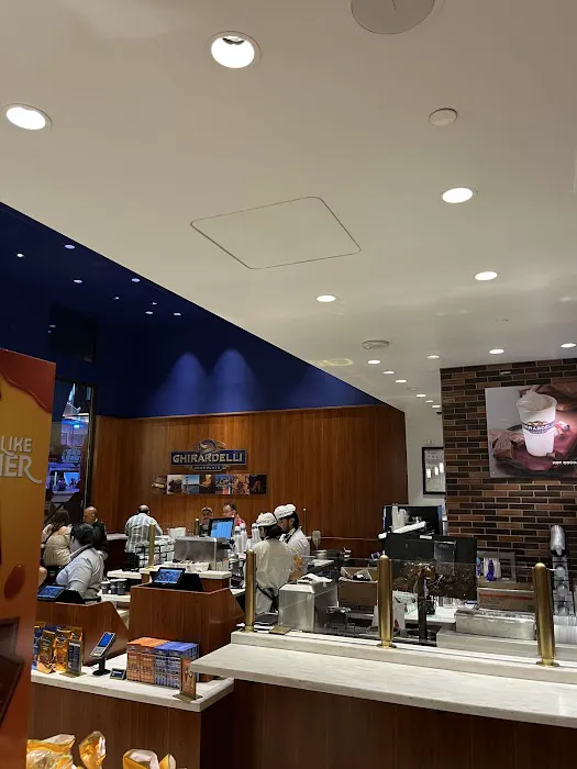 Ghirardelli Ice Cream & Chocolate Shop Picture 9