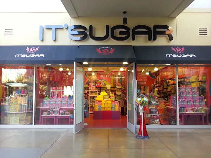 IT'SUGAR Town Square Picture 2