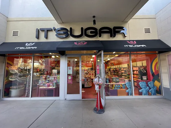 IT'SUGAR Town Square Picture 4