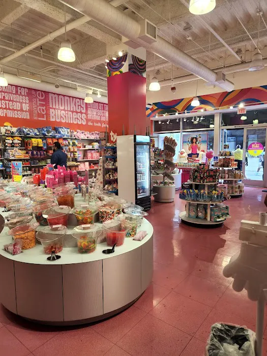 IT'SUGAR Town Square Picture 8